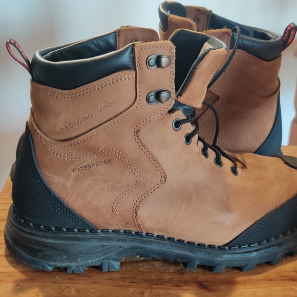 Red Wing Burnside Men's 6-inch waterproof safety toe workboots - Picture 2 of 4